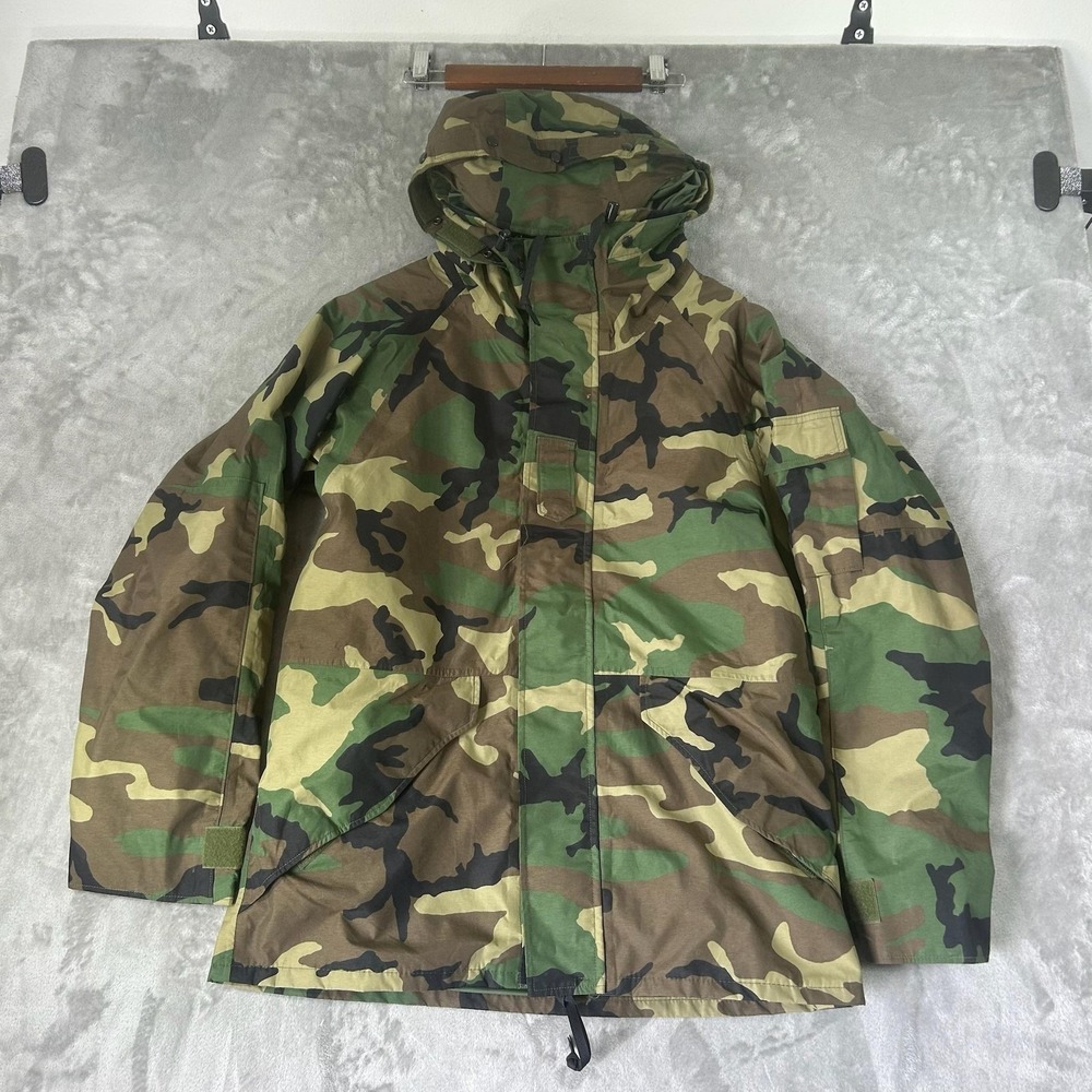 Vintage Tennier Industries Coat Mens Medium Green Camo Hooded Parka USA Military